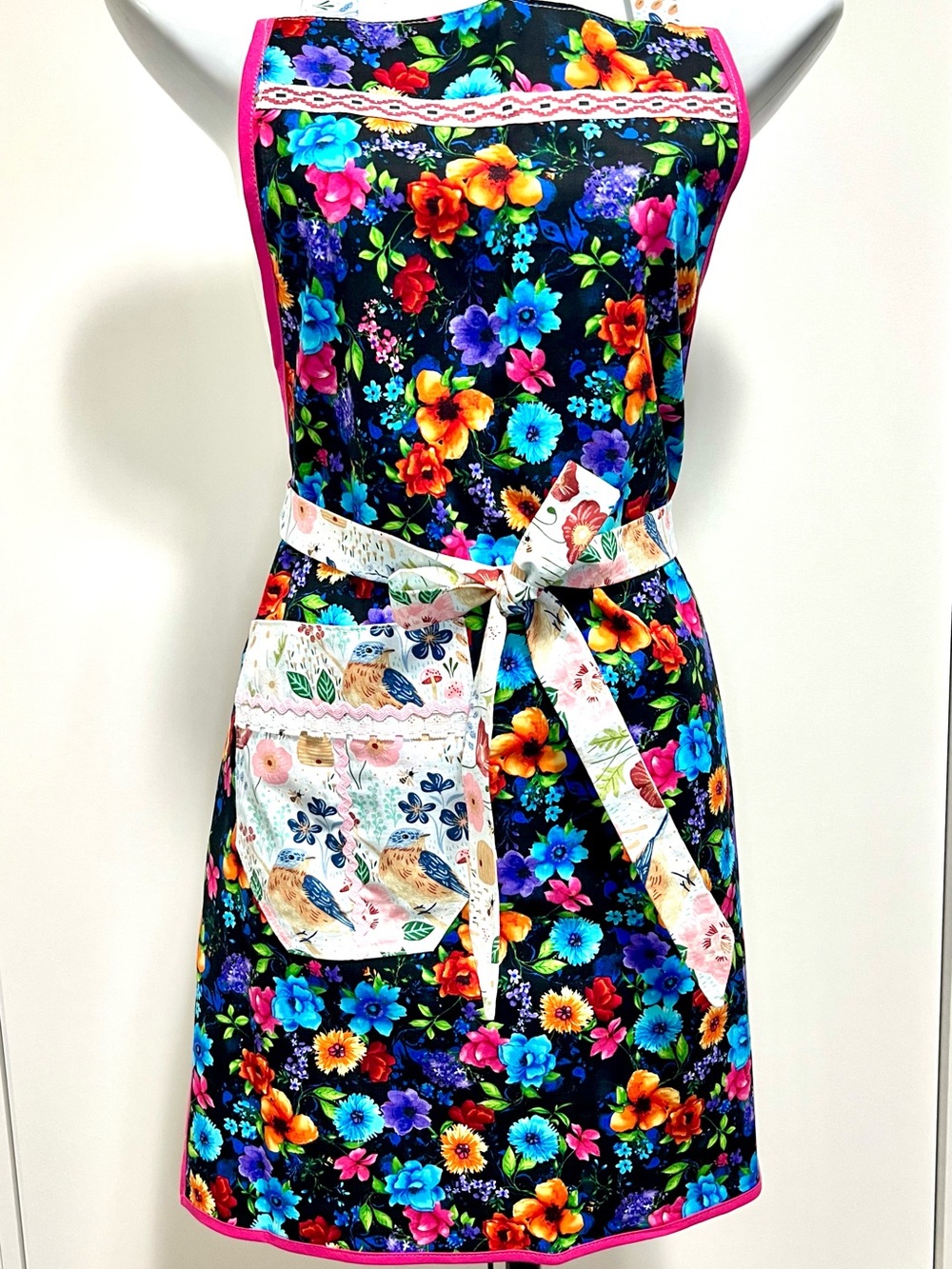 Vibrant Floral Apron with Bird-Print Pocket